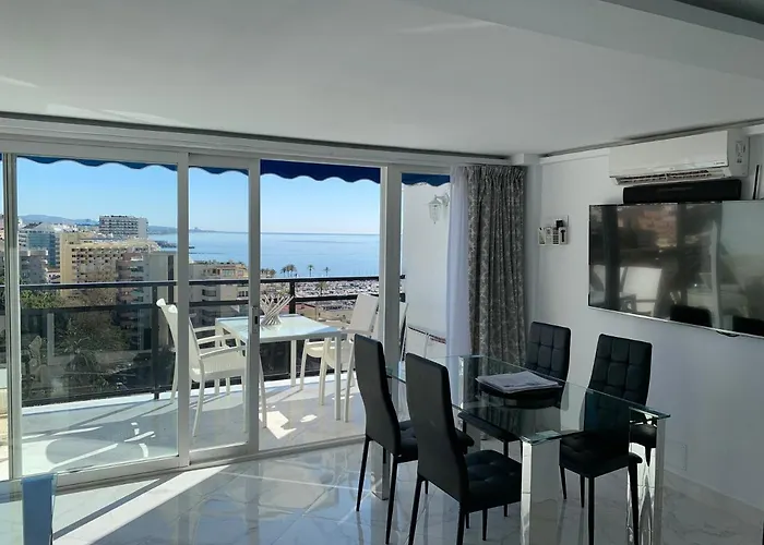 Skol 927A - Beachfront Central Luxury Penthouse